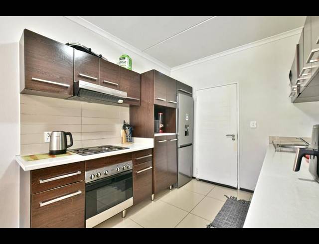 3 BEDROOM TOWNHOUSE FOR SALE IN OAKDENE